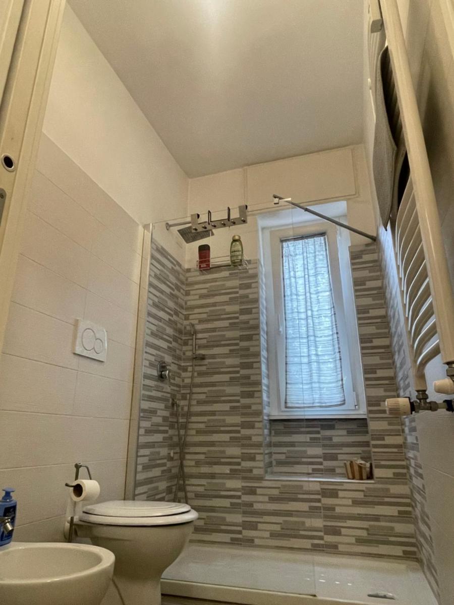 Gardone Apartment - ampio Appartamento con 2 camere da letto - Comodo per Duomo!