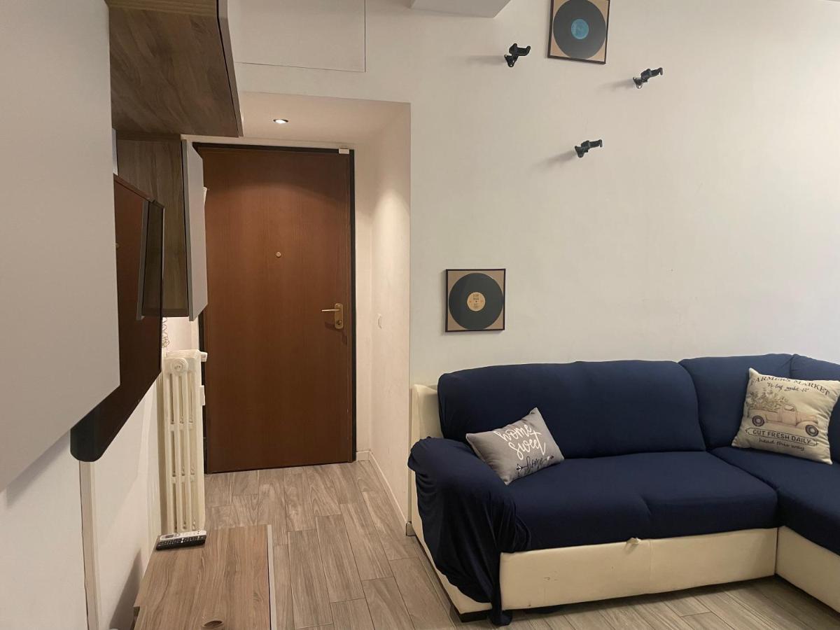 Gardone Apartment - ampio Appartamento con 2 camere da letto - Comodo per Duomo!