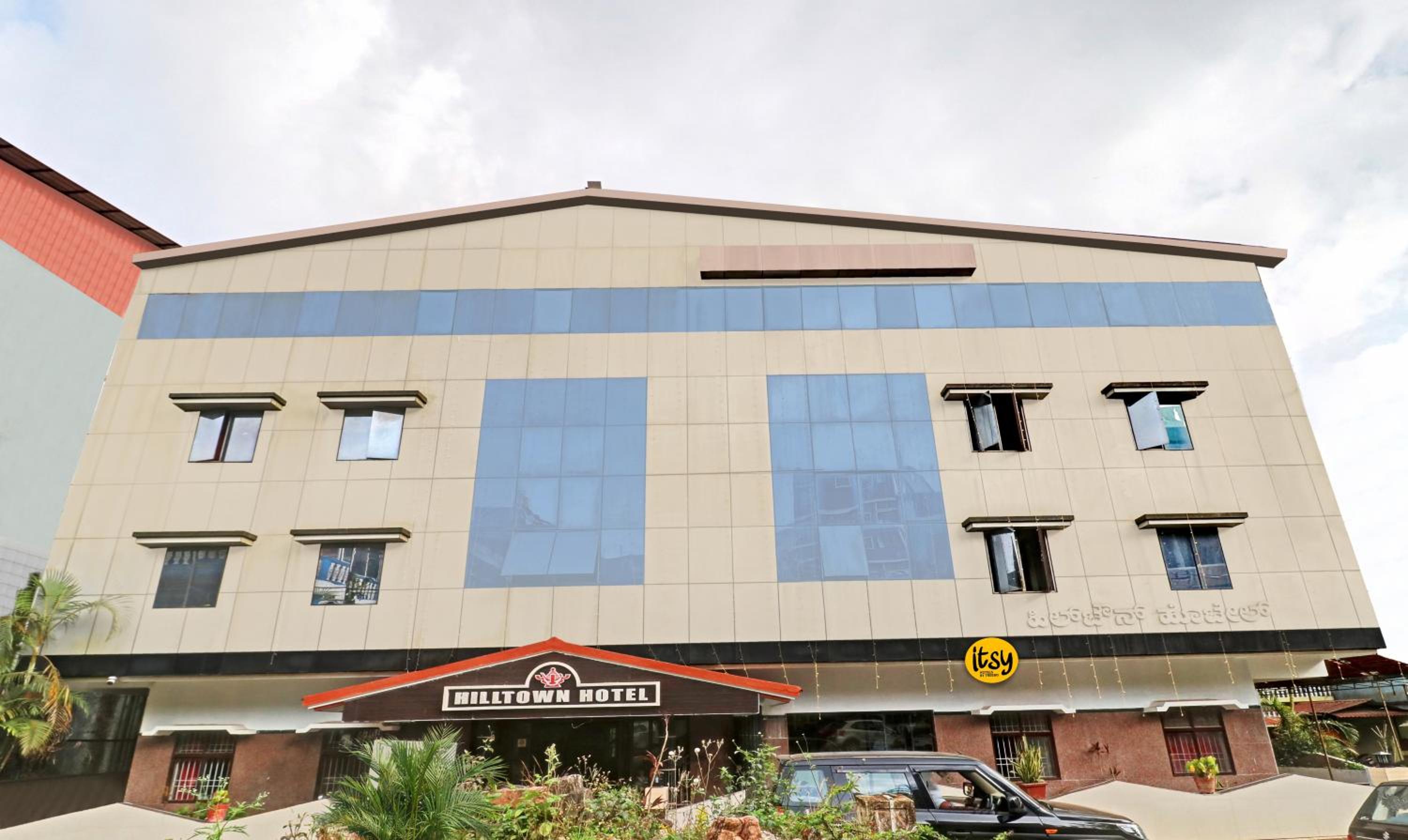 Itsy Hotels Hill Town, 500 Mtrs From Madikeri Fort
