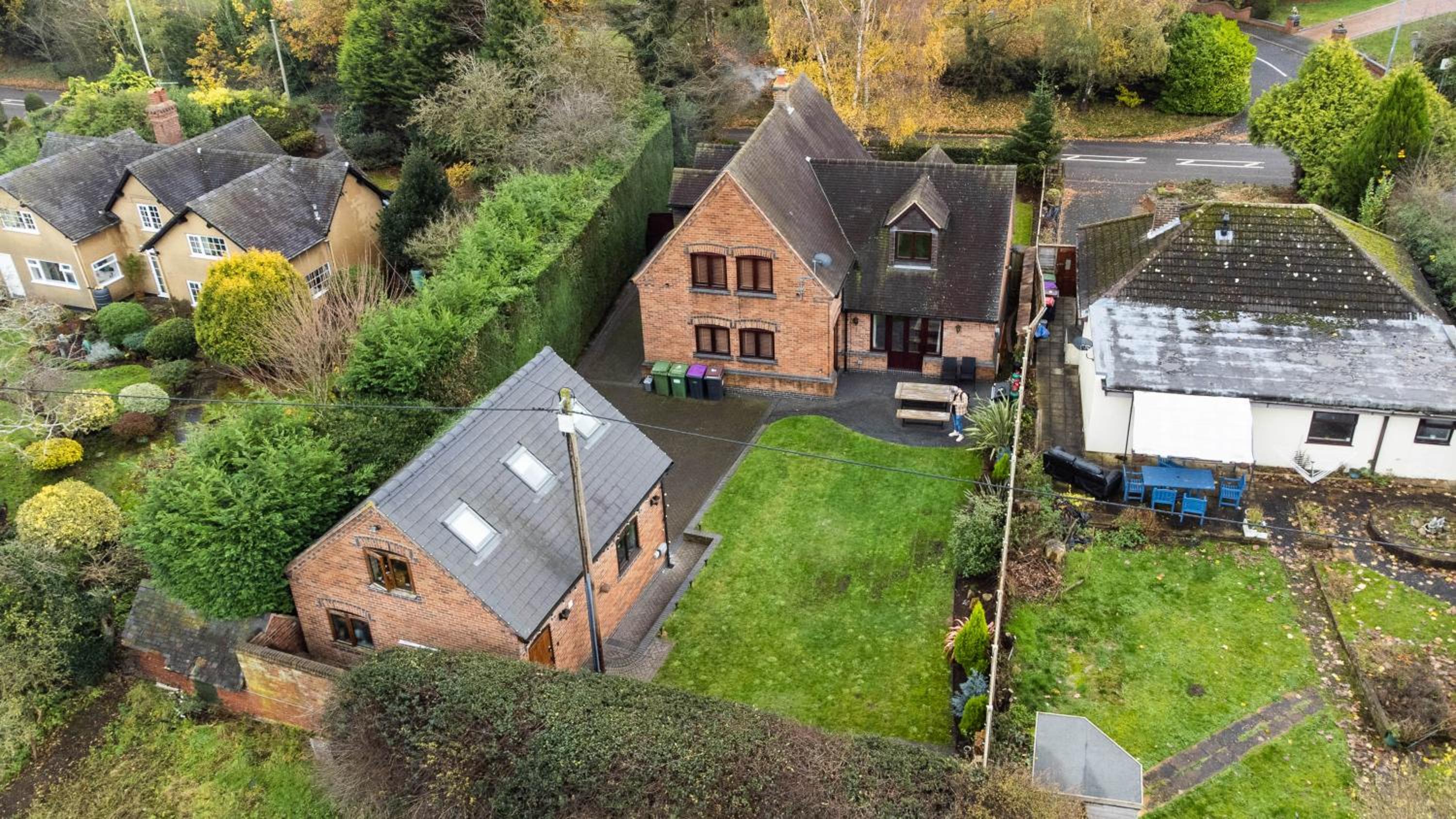 Silverwood Stylish House - Pass the Keys