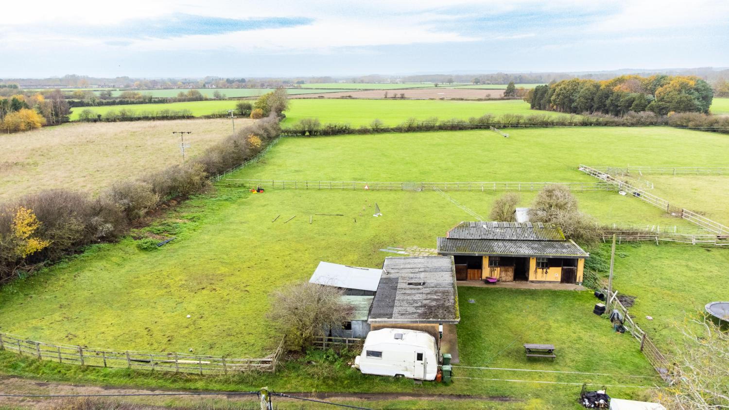 Silverwood Stylish House - Pass the Keys