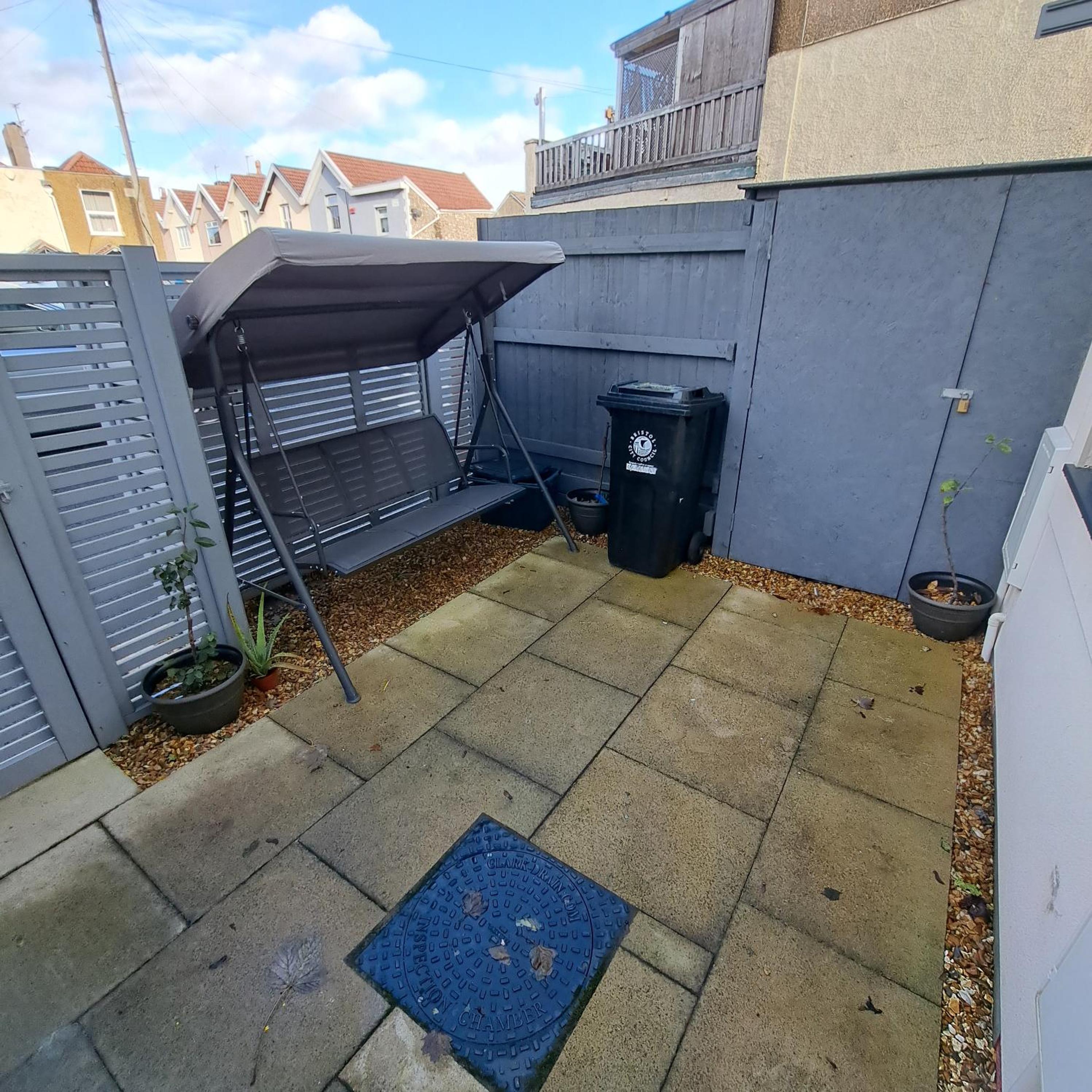 Lovely and Modern Groundfloor 1 Single Bedroom Condo with Netflix, Tea/Coffee/Biscuits view 5
