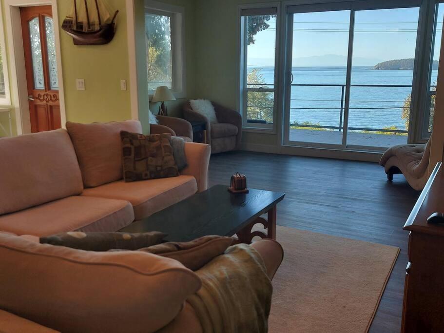 Relaxing 3bdr 2bth Home with Gorgeous View