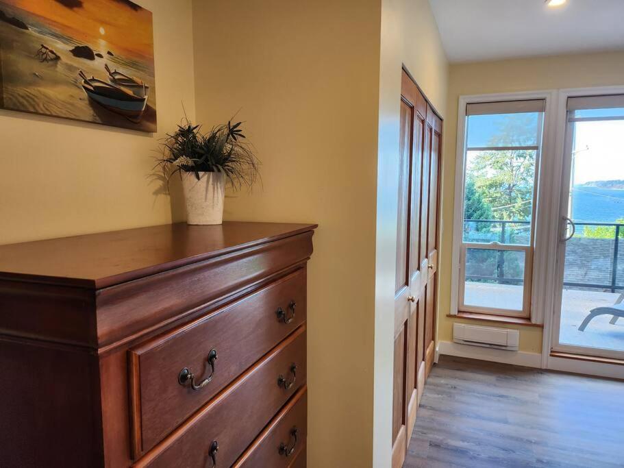 Relaxing 3bdr 2bth Home with Gorgeous View