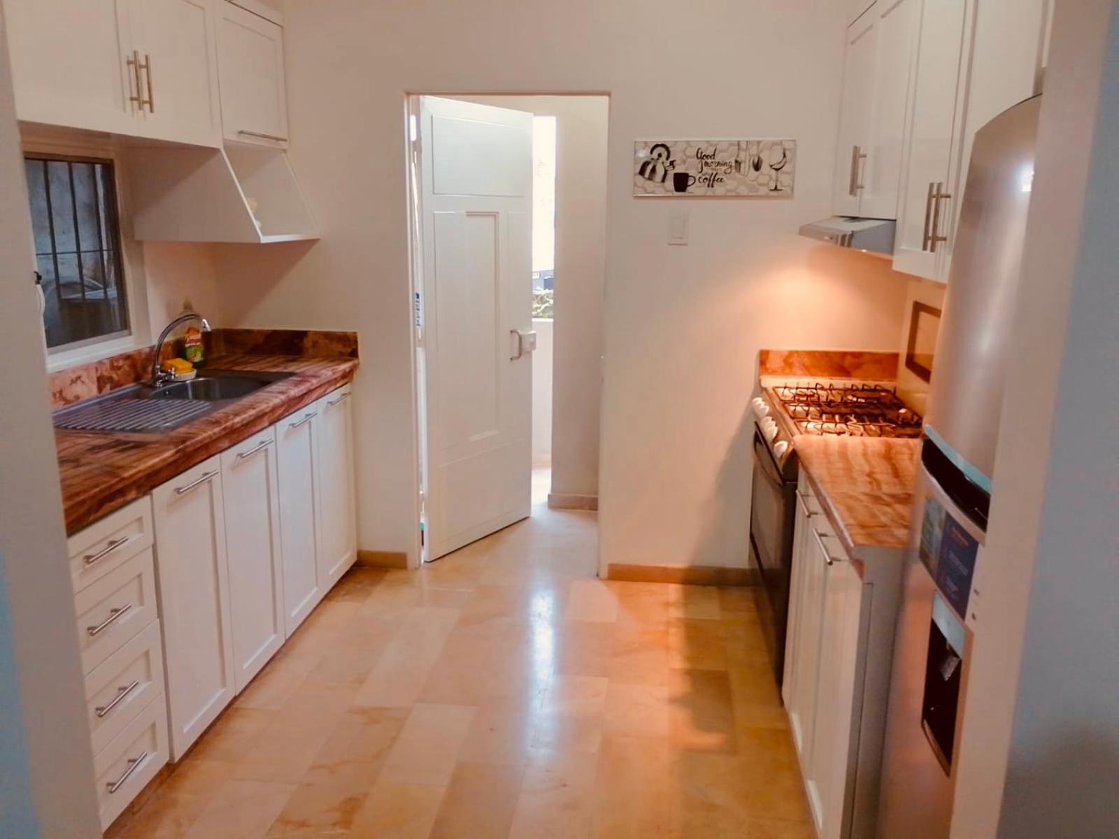 Large 2-Bedroom Apartment, close to the American Consulate view 4