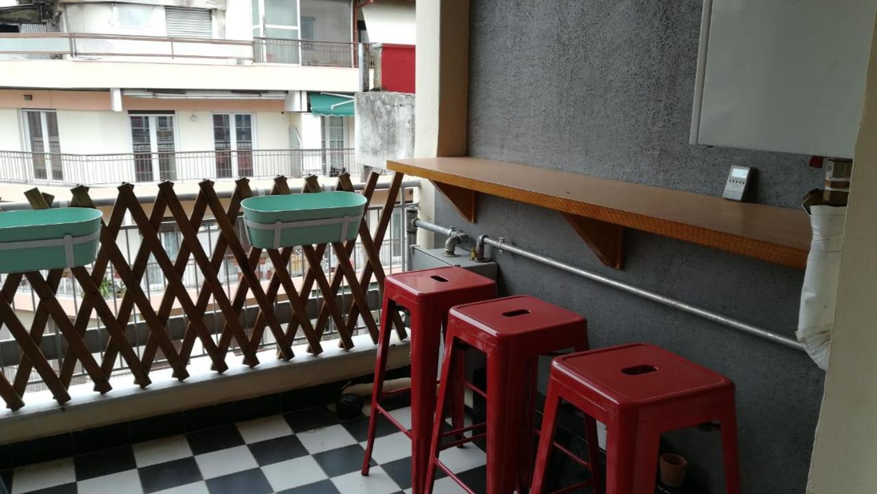 Redstripes Apartment