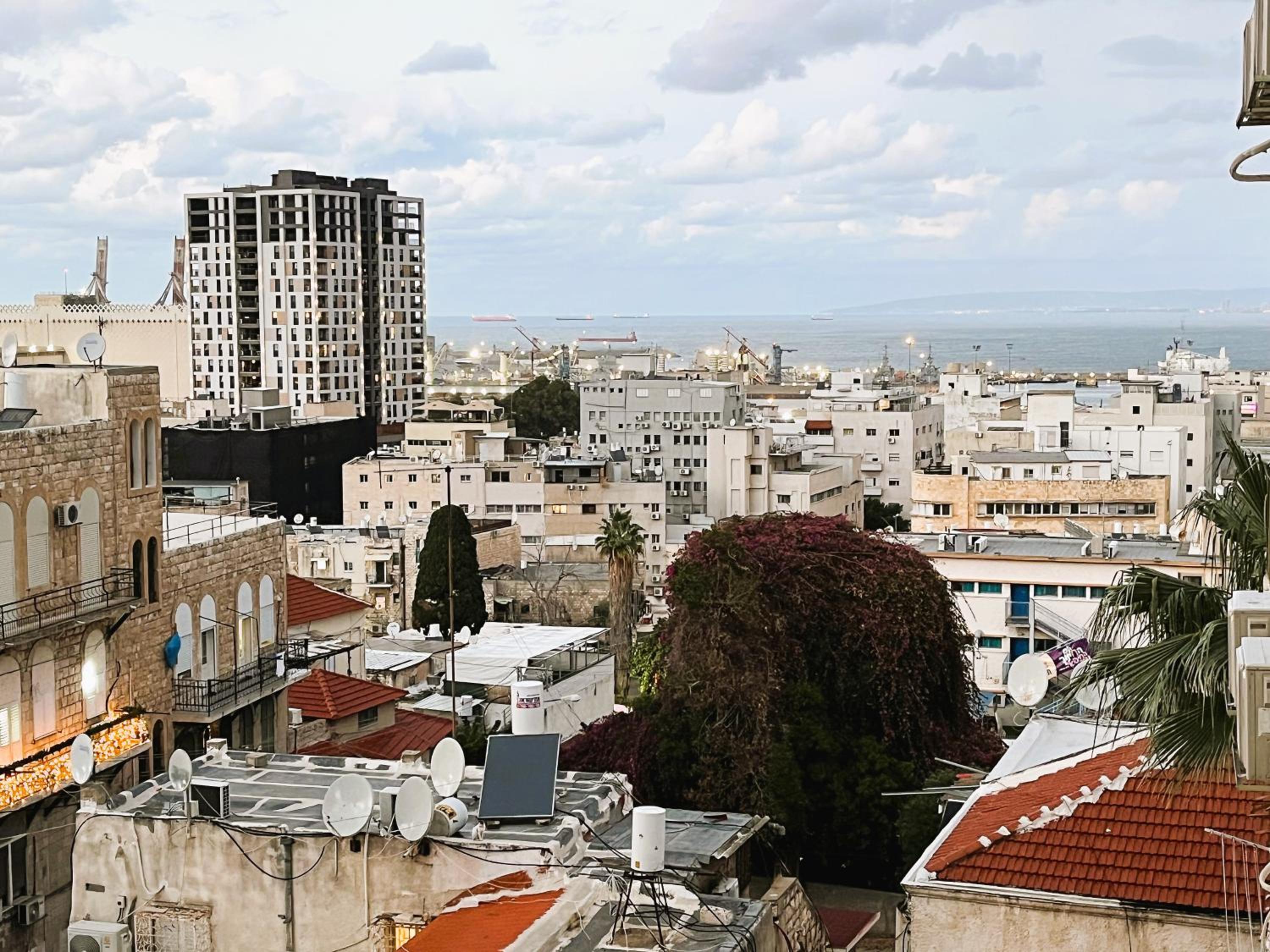 A cozy 2bdrm home in Wadi-Nisnas Haifa view 2