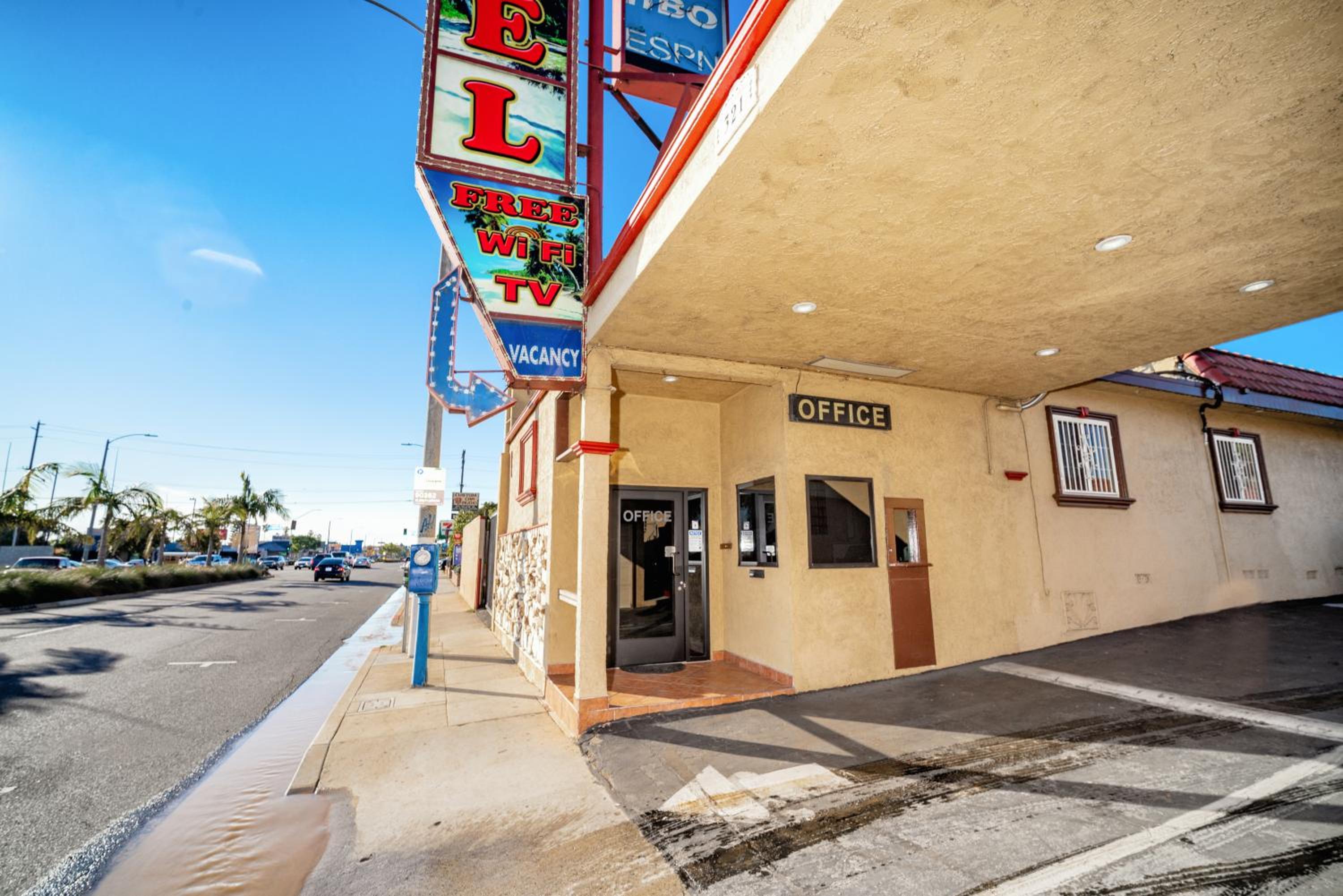 Geneva Motel 4