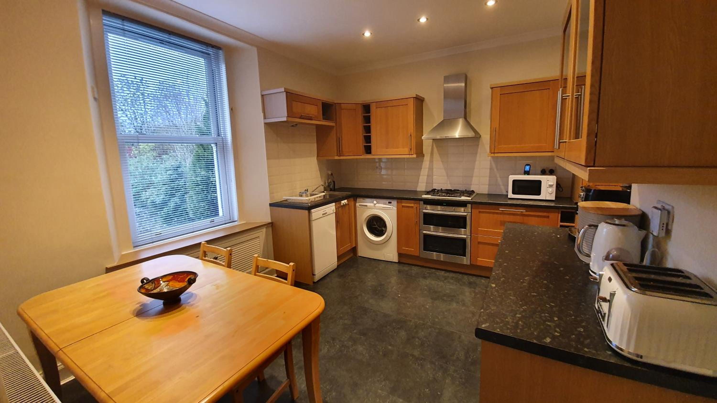 Lovely property in Central Broughty Ferry, Dundee view 5