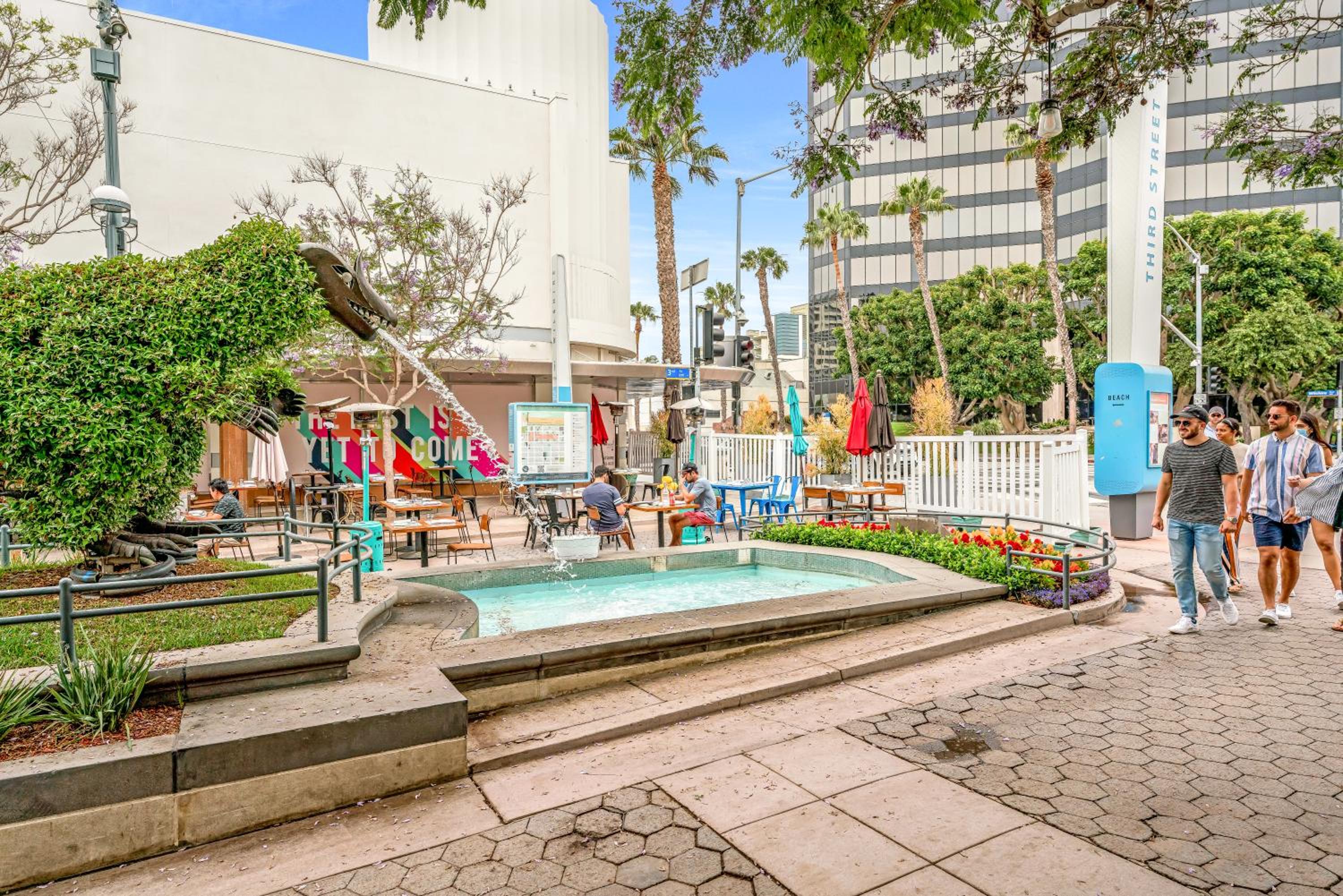Renovateed Two-Bedroom Apartment in Santa Monica