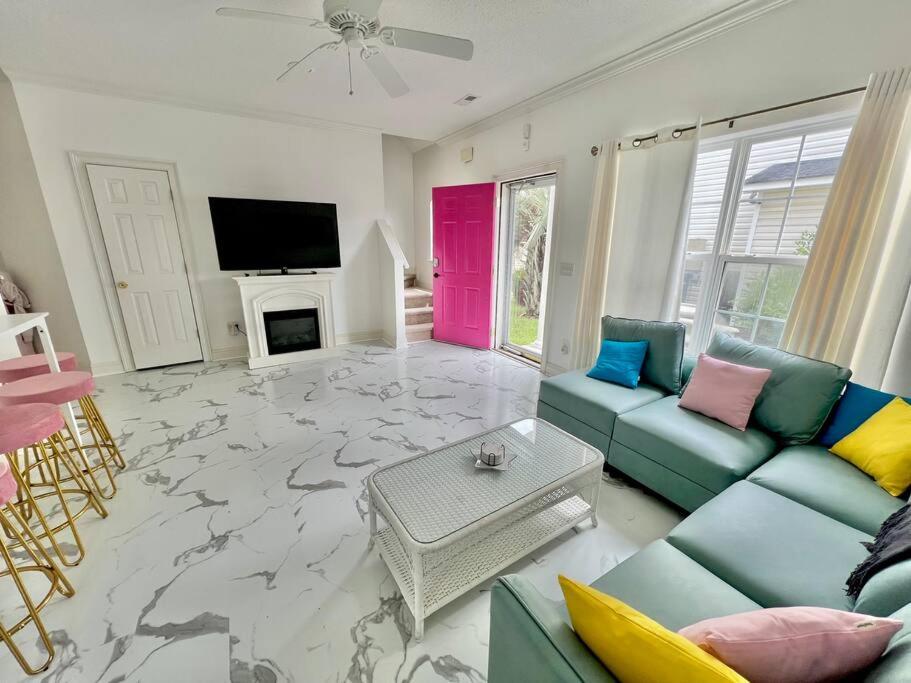 Lovely Home Near Myrtle Beach view 3
