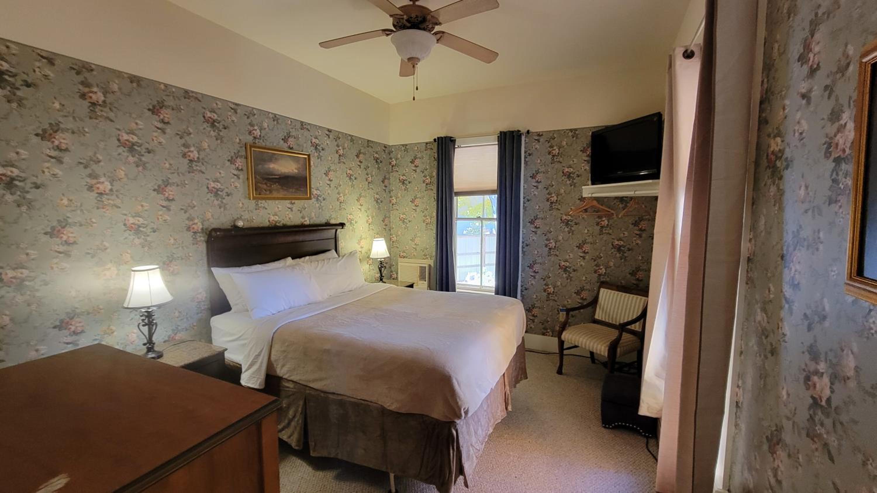 The Elizabeth Inn and Restaurant