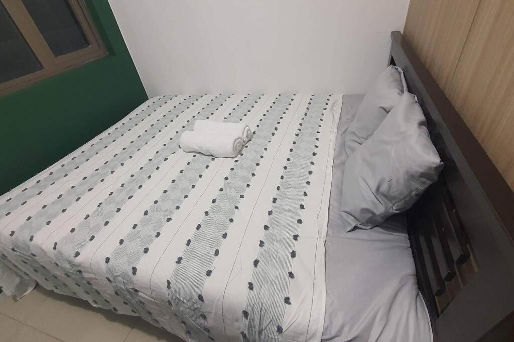 simple and affordable staycation at SHORE RESIDENCES view 2