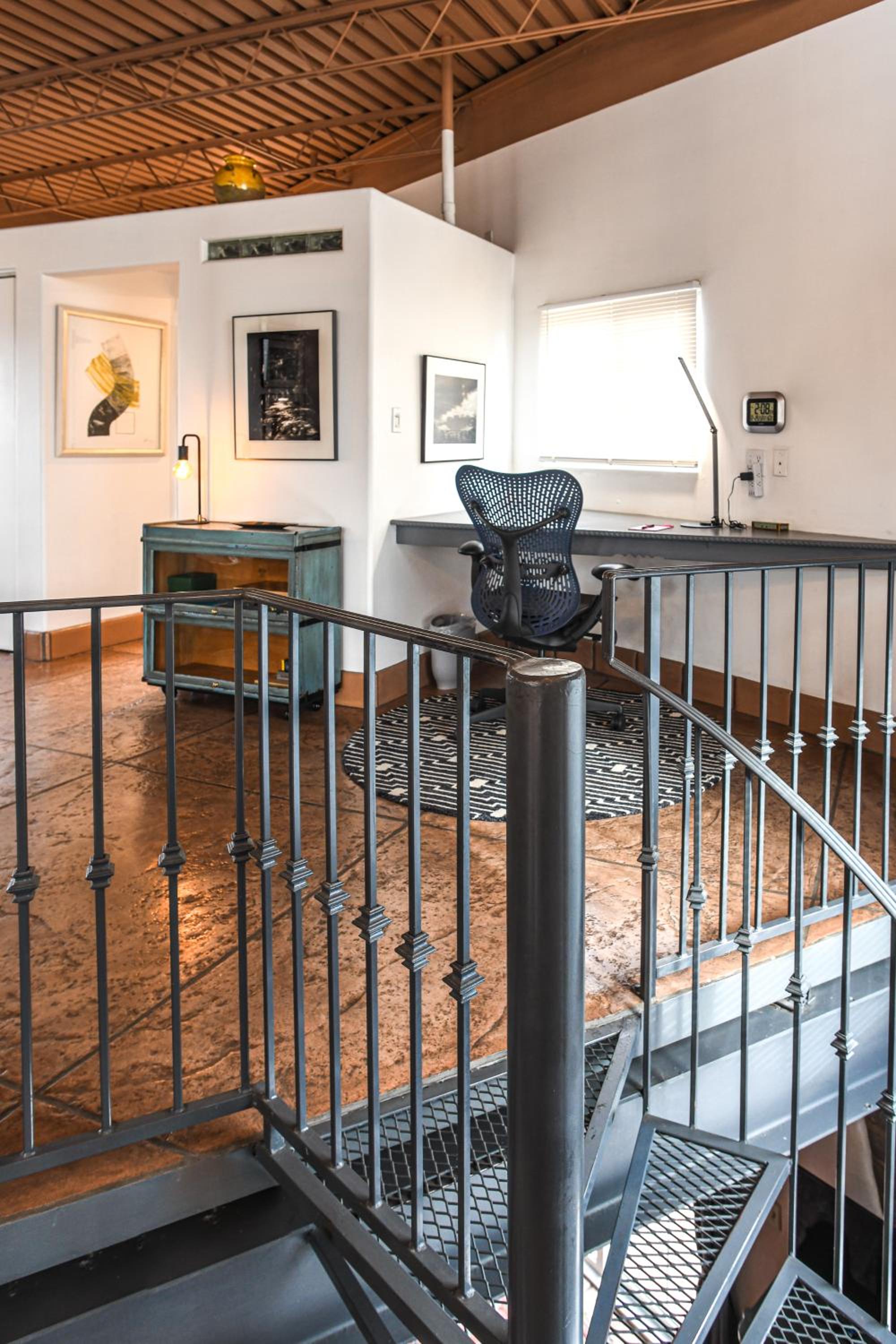 Heart of Vibrant Railyard-Large Downtown Loft with Prime Location and Beautiful Deck view 4