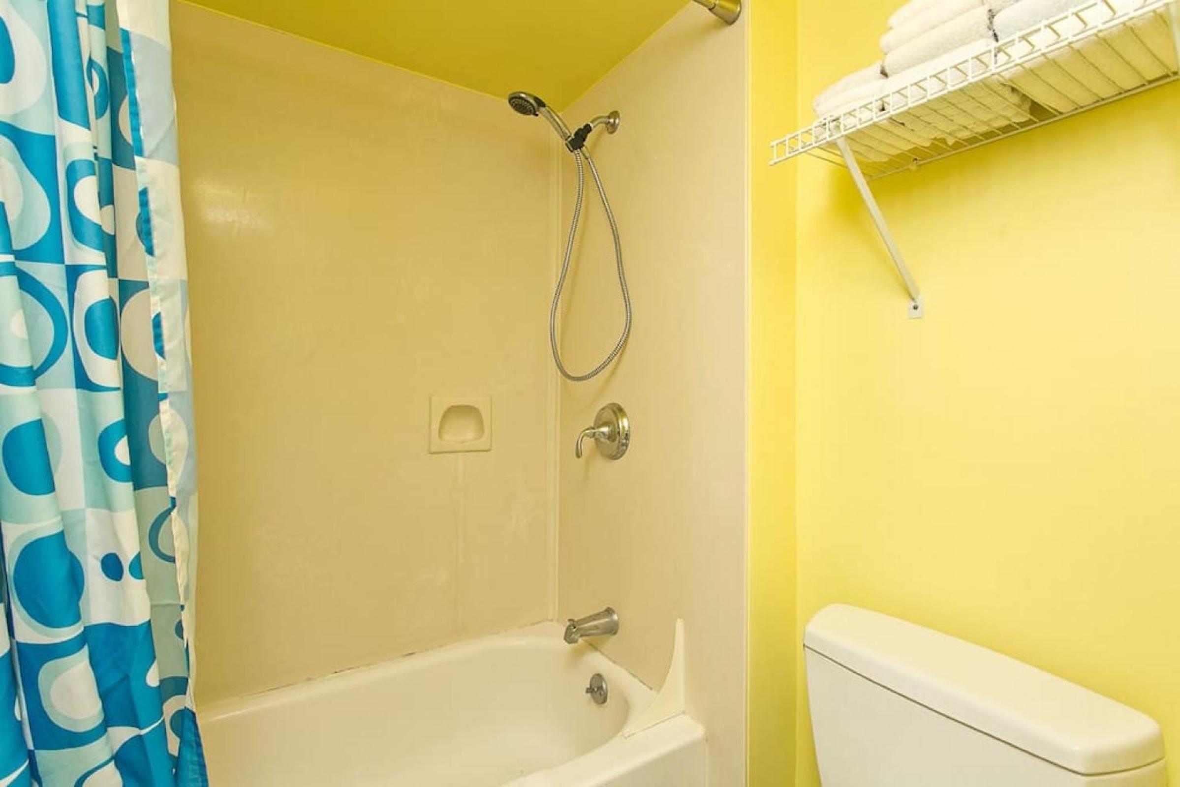 Royal Kuhio 1710 - Spacious Studio with Stunning Ocean City Views in the Heart of Waikiki! view 2