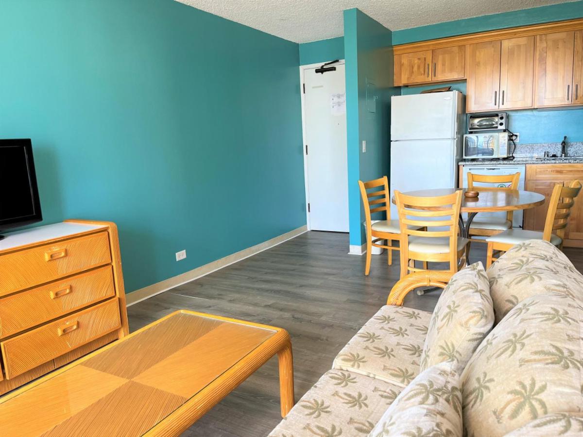 Royal Kuhio 1709 - Spacious Studio with Stunning Ocean City Views in the Heart of Waikiki! view 3