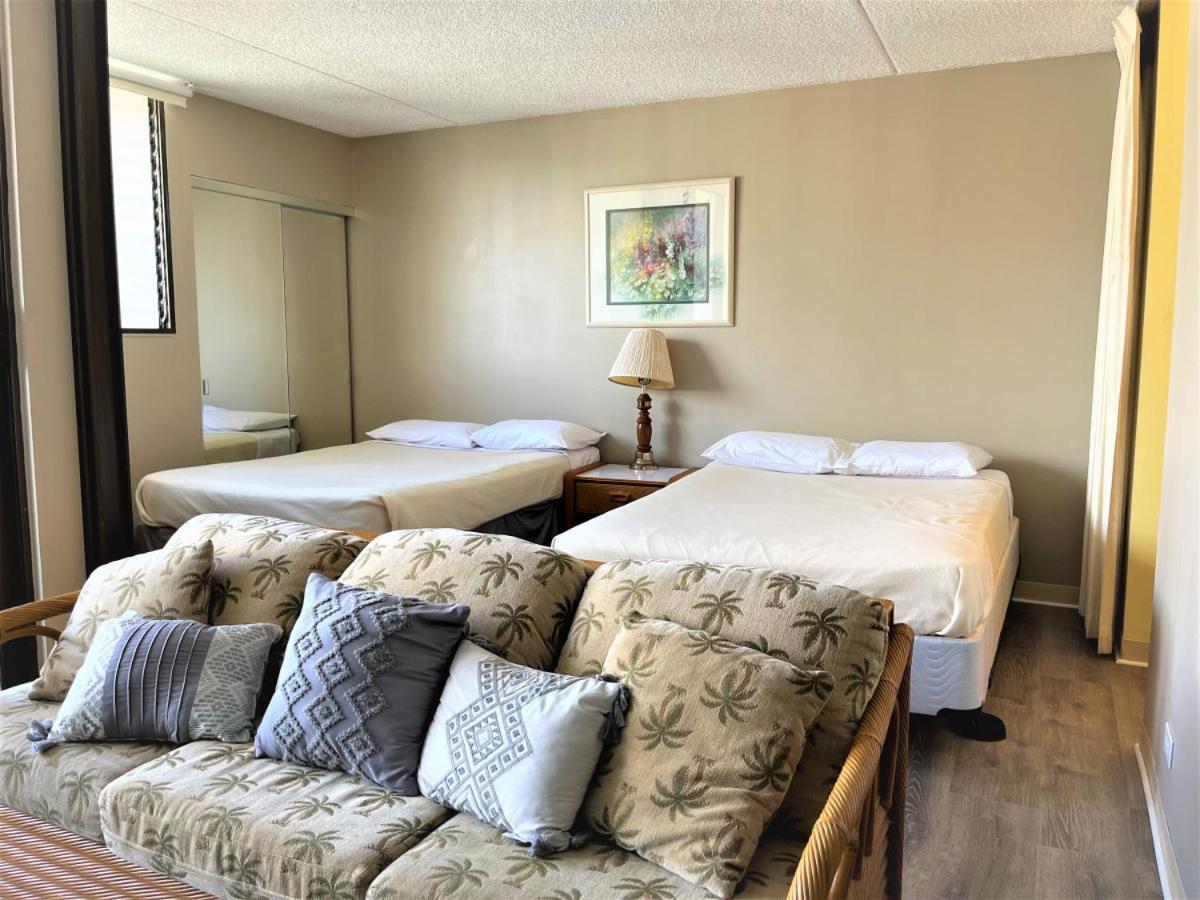 Royal Kuhio 2304 - Spacious Studio with Stunning Mountain Views In the Heart of Waikiki! view 3