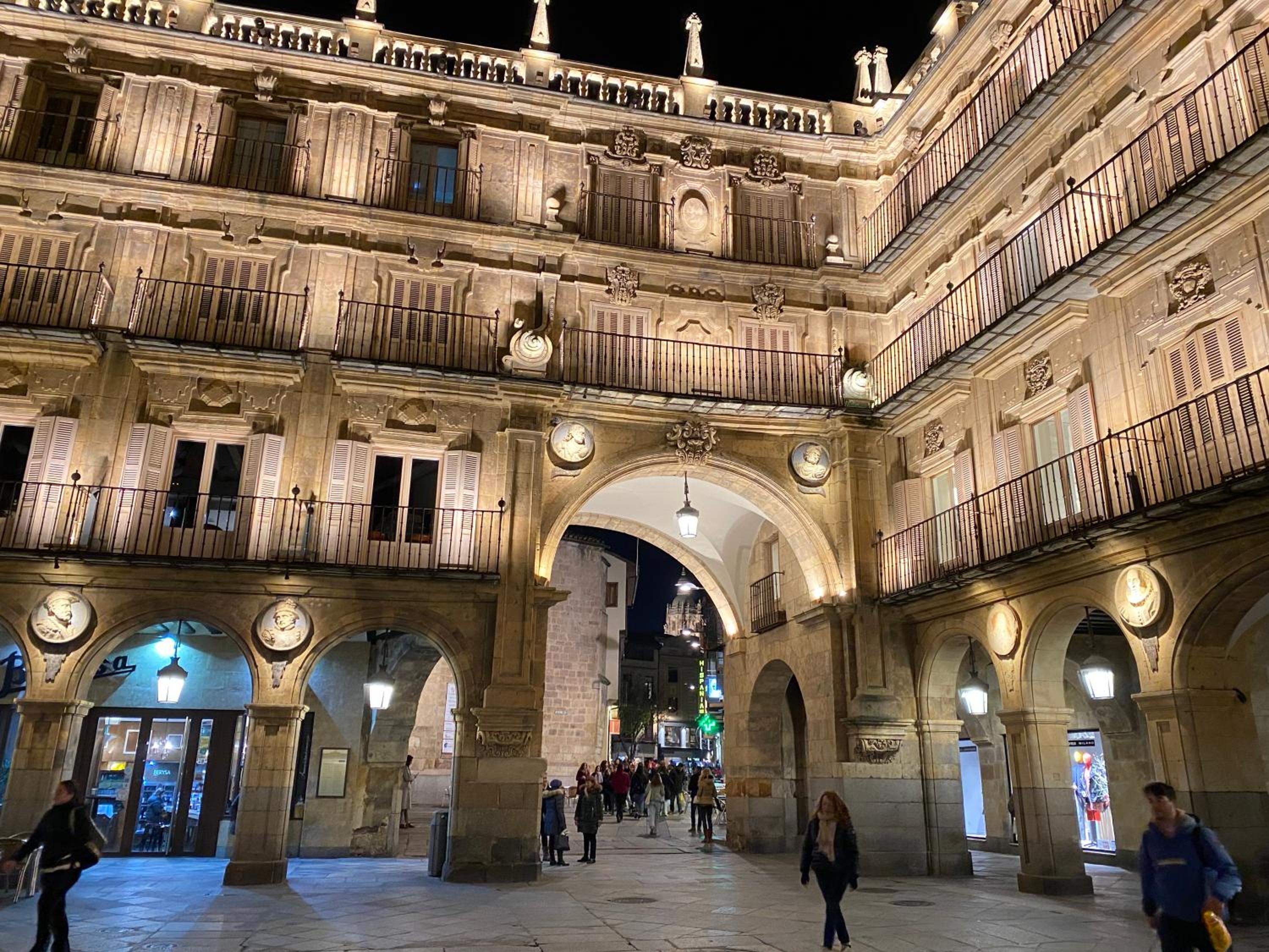 Apartamento Centro Histórico junto a Casa de las Conchas - PARKING GRATIS