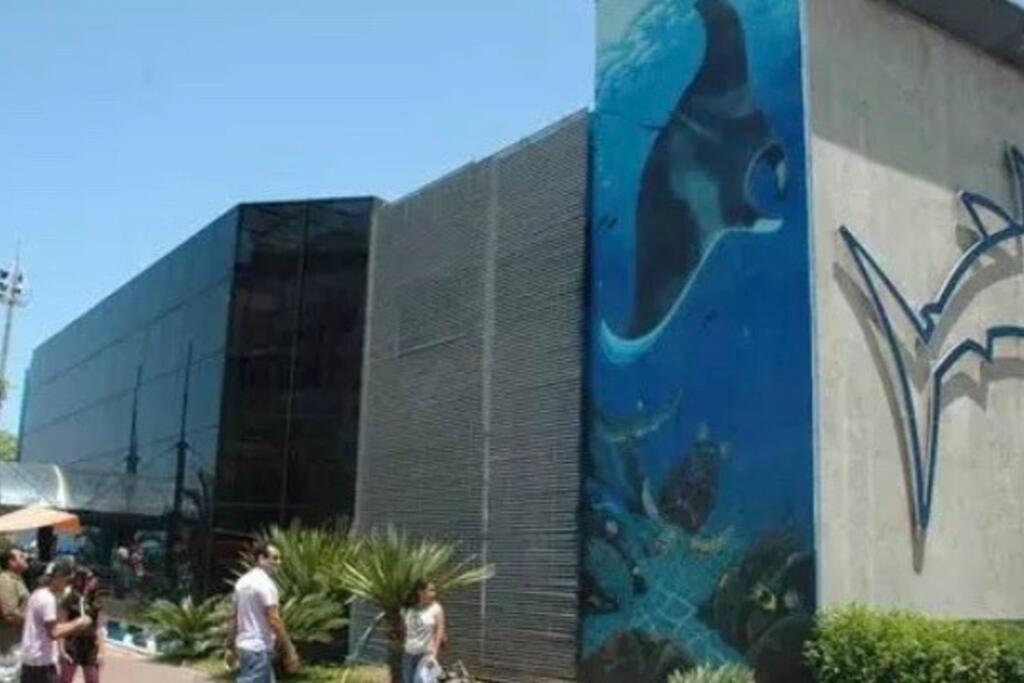 LINDO APARTAMENTO NA QUADRA DA PRAIA EM SANTOS