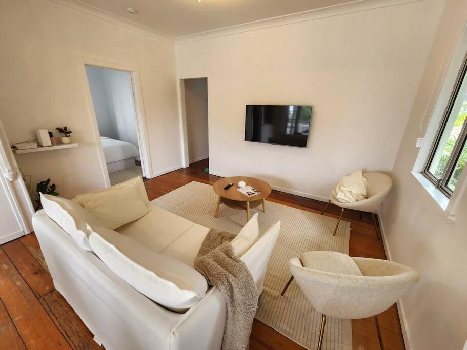 Brisbane Vacations - Classic Brisbane Queenslander with Pool Yard - Property Image 26