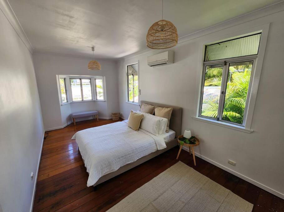 Brisbane Vacations - Classic Brisbane Queenslander with Pool Yard - Property Image 17