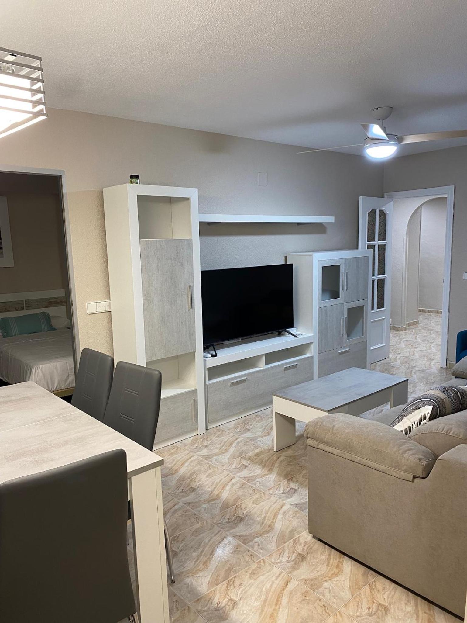 SOLYMAR LEVANTE Apartamento Completo con Piscina y Parking Comunitario