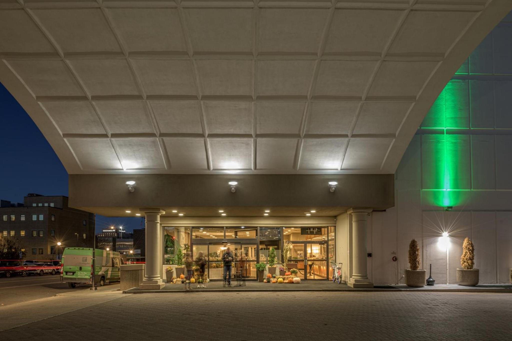 Portland Vacations - Holiday Inn Portland-By the Bay, an IHG Hotel - Property Image 6