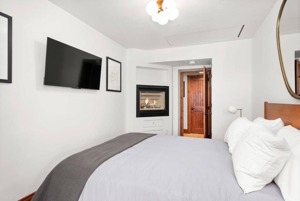NEW Stunning SKI IN Ajax Condo, WALK Everywhere! view 5