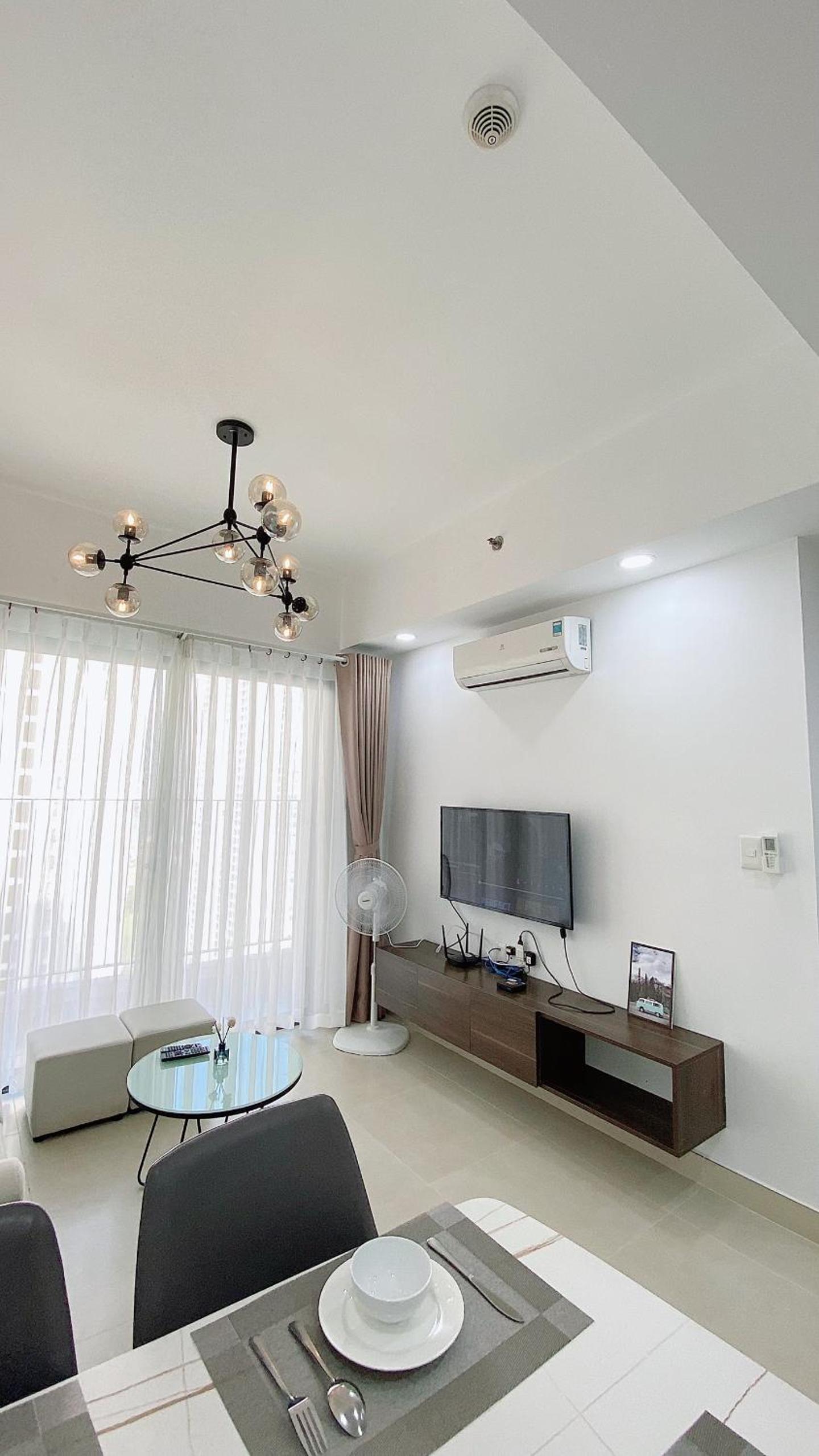 HHomes - Luxury 2 Bedroom with Pool GYM BBQ at Masteri Thao Dien