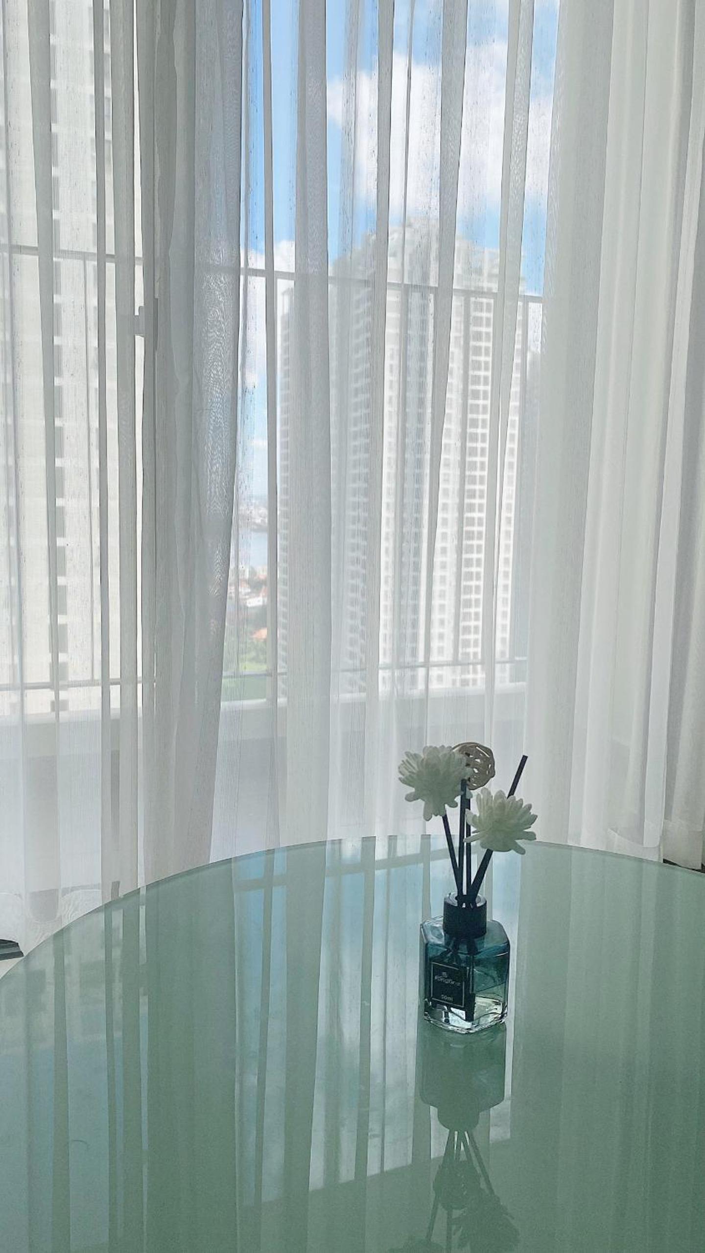 HHomes - Luxury 2 Bedroom with Pool GYM BBQ at Masteri Thao Dien