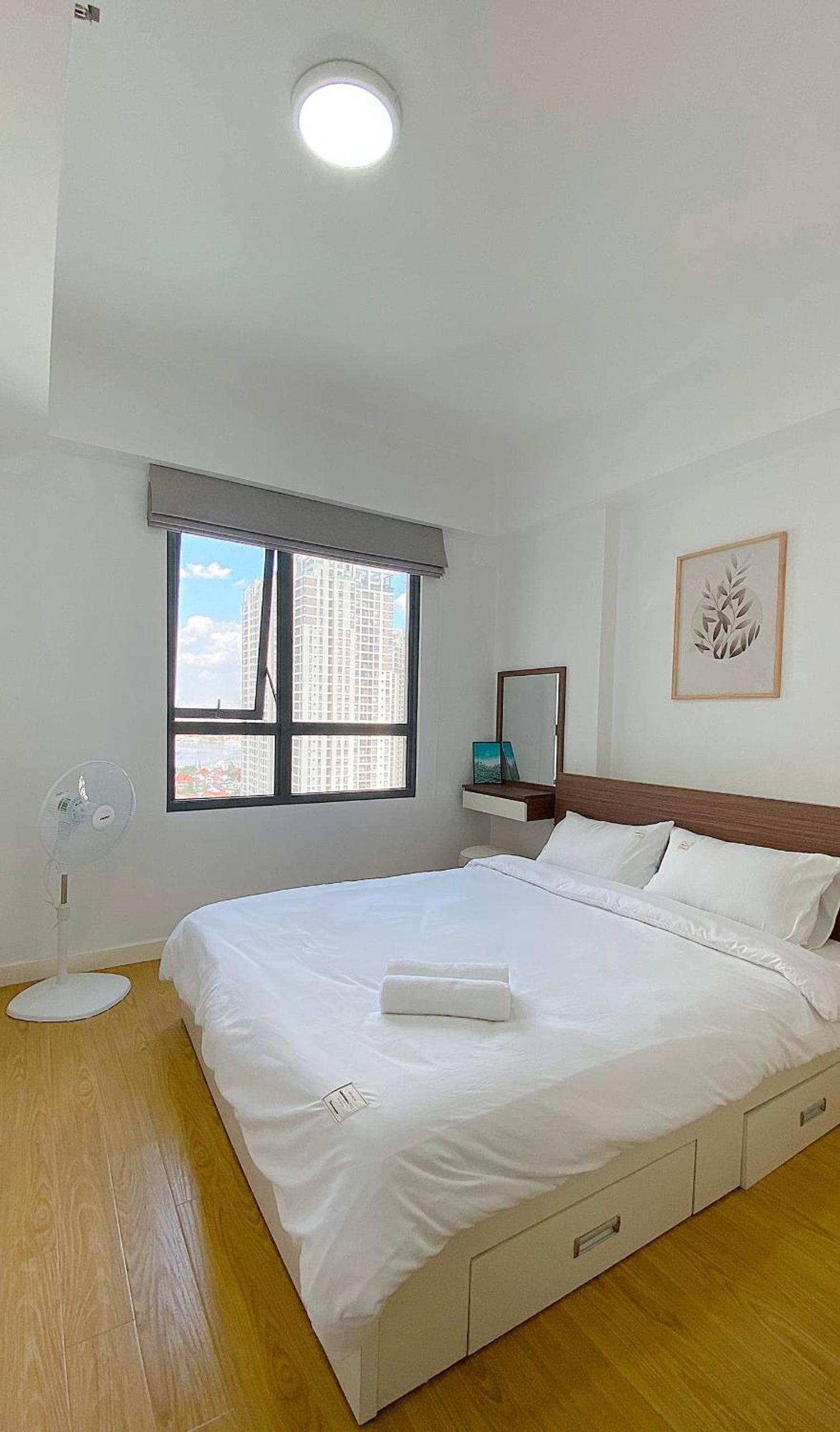 HHomes - Luxury 2 Bedroom with Pool GYM BBQ at Masteri Thao Dien