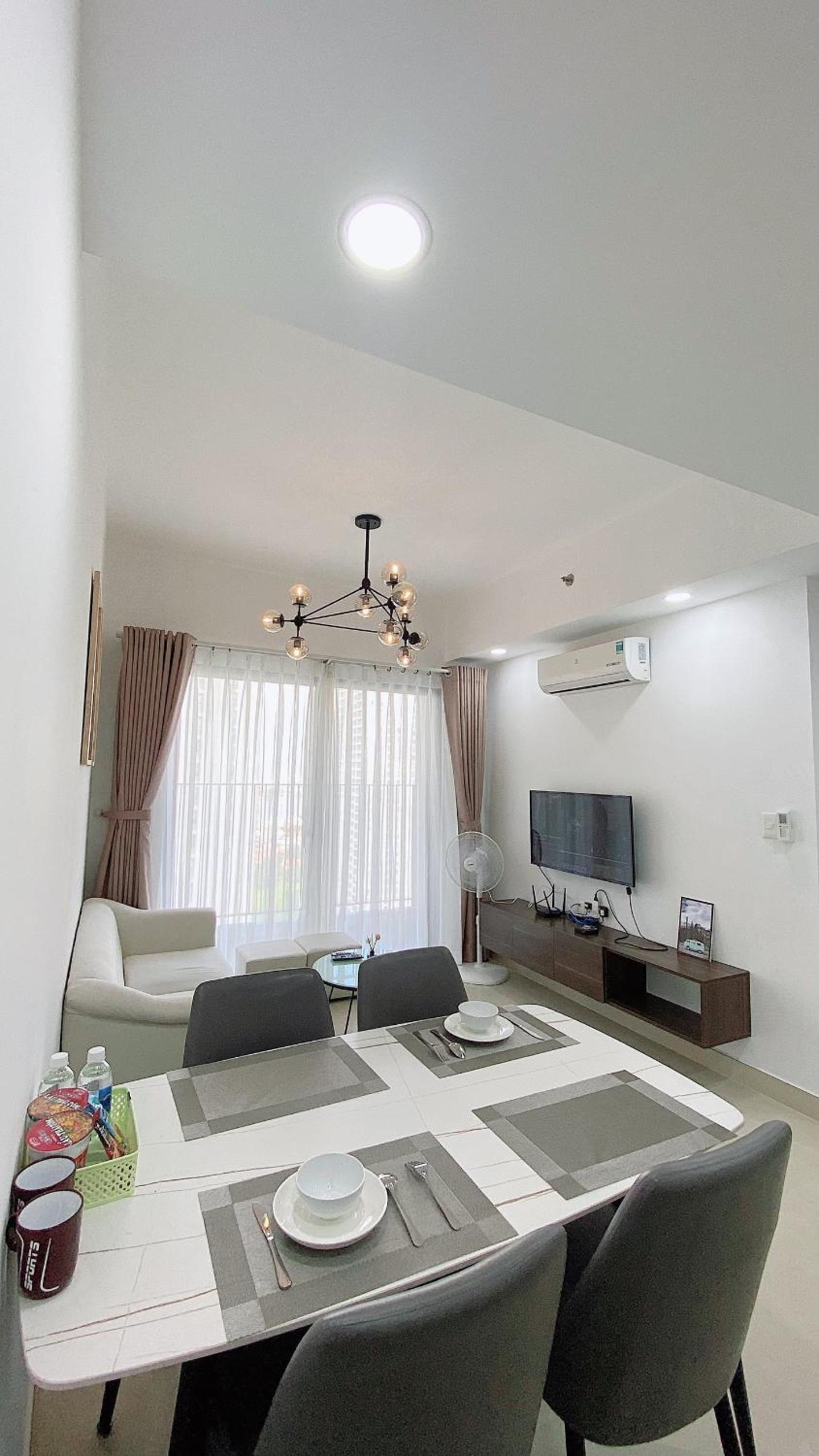 HHomes - Luxury 2 Bedroom with Pool GYM BBQ at Masteri Thao Dien