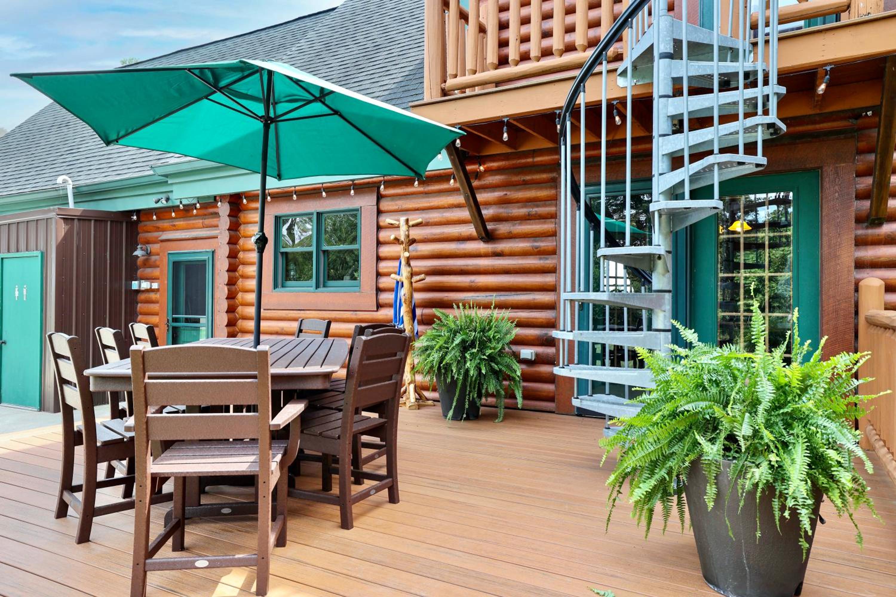 Rustic Cabin with seasonal Pool & Fire Pit - close to to Bike Path view 5