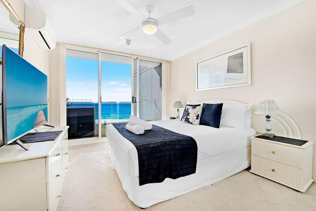 Southern Cross - Hosted by Burleigh Letting