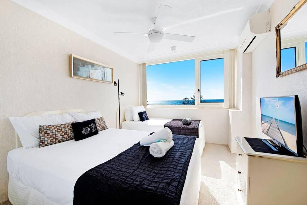 Southern Cross - Hosted by Burleigh Letting