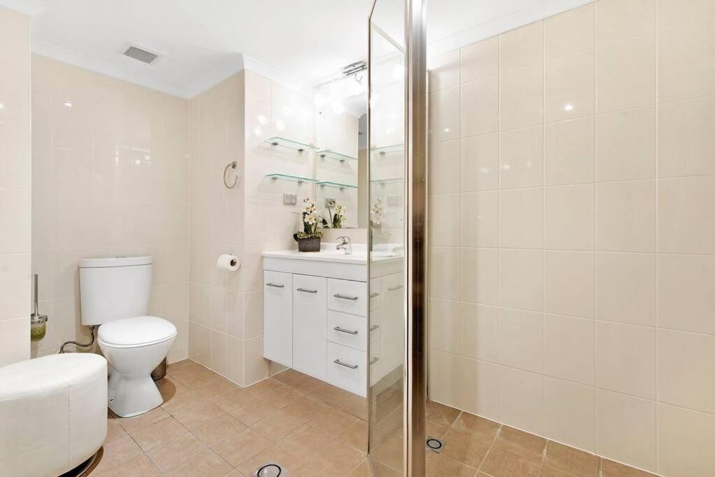 Southern Cross - Hosted by Burleigh Letting