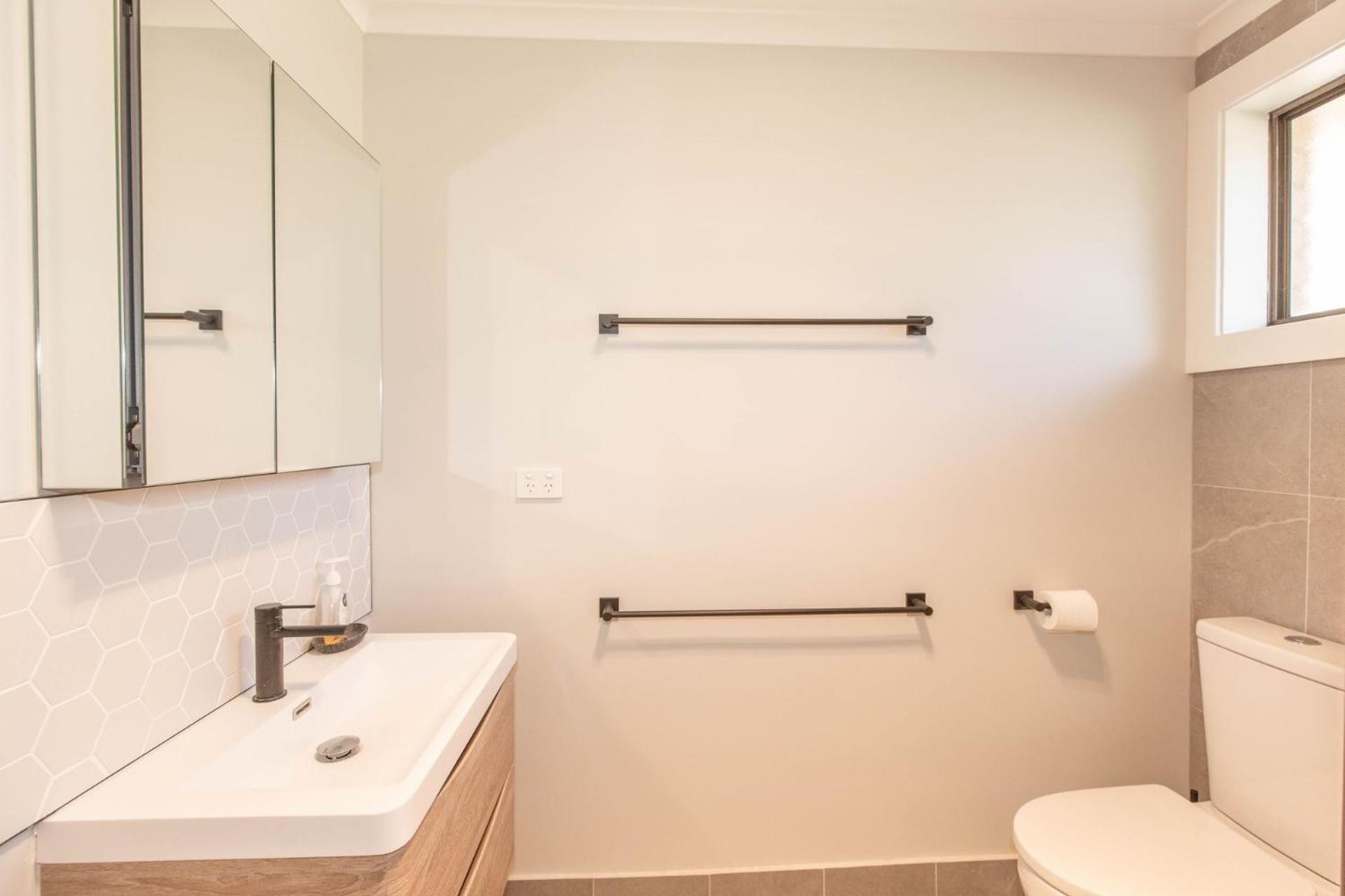 Eliza Lee 2 50 Gippsland Street view 5