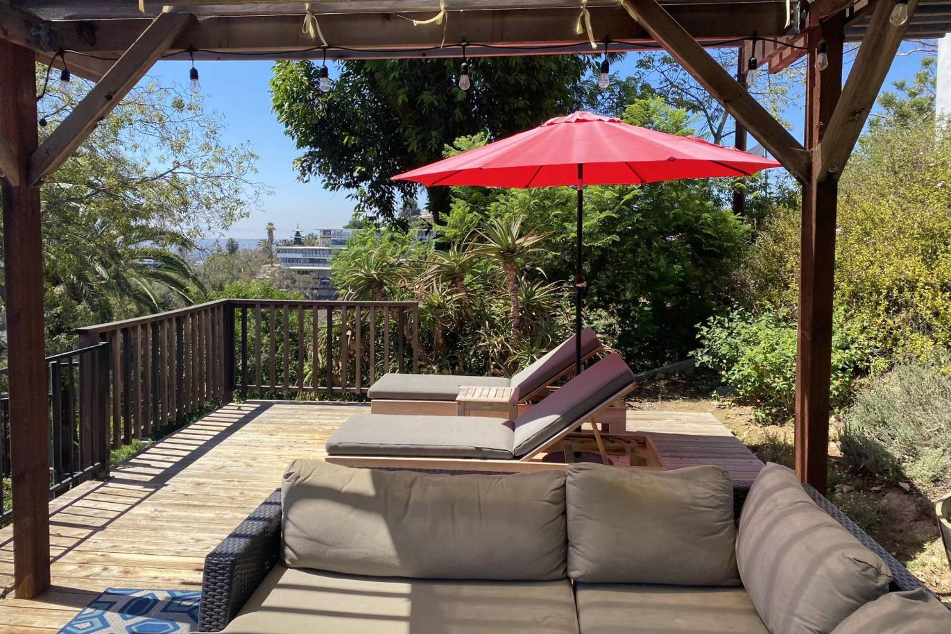 Hollywood Hideaway
