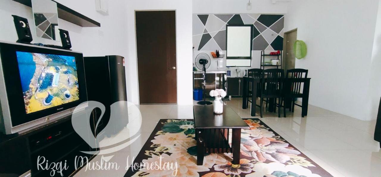 Rizqi Muslim Homestay Meru Casa Kayangan