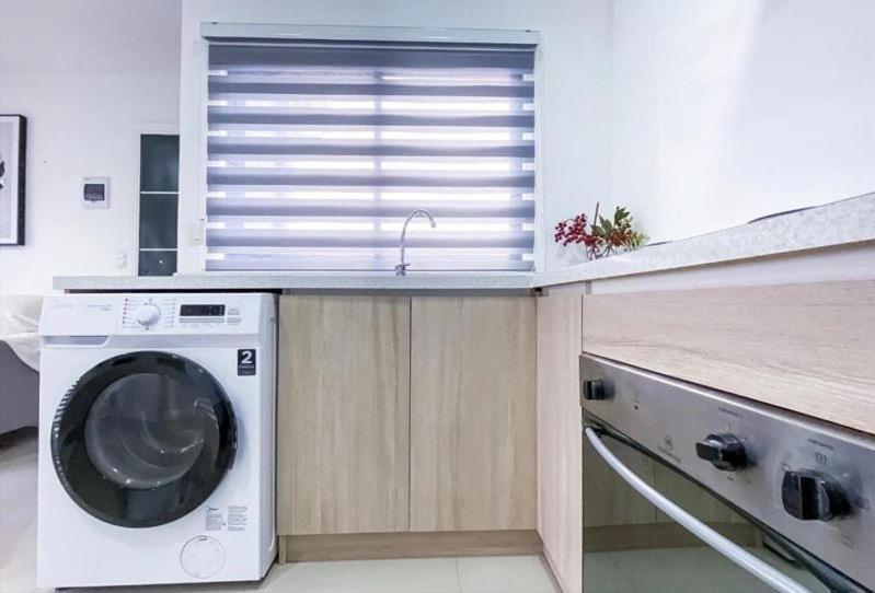 Departamento Los Canelos, a metros de Avenida Las Industrias- Incluye, NETFLIX DirecTV aire acondicionado, Internet