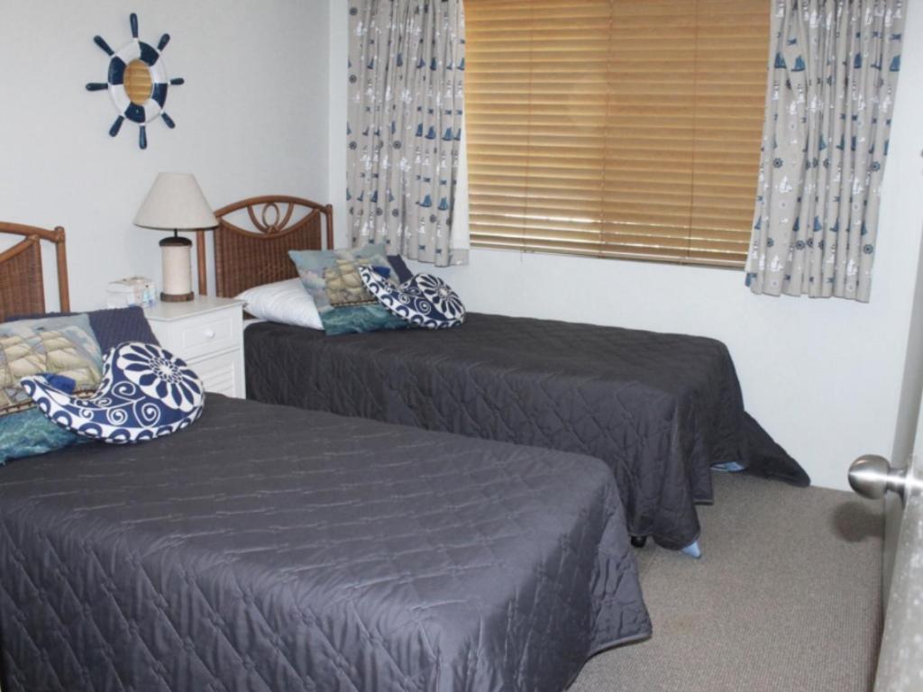 Paradise Grove - Hosted by Burleigh Letting