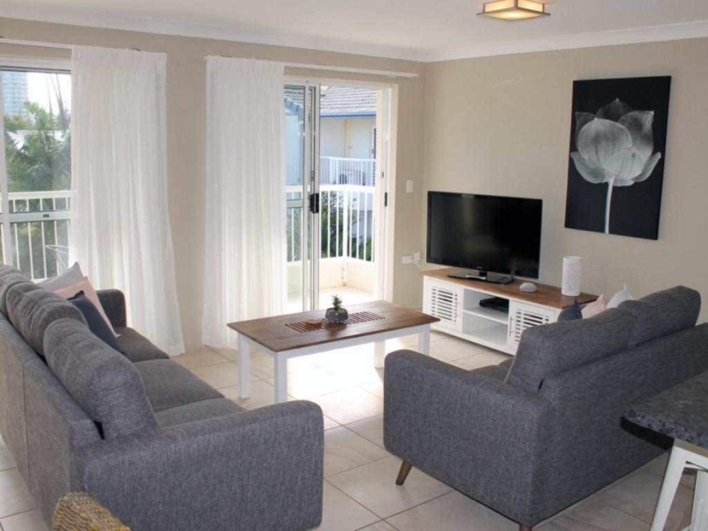 Paradise Grove - Hosted by Burleigh Letting