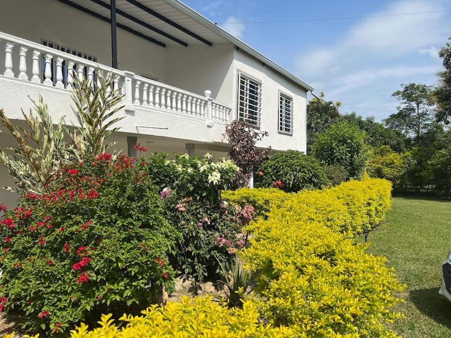 Casa campestre con piscina y jacuzzi cerca a Ginebra Valle del Cauca