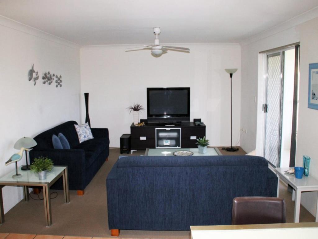 Paradise Grove - Hosted by Burleigh Letting