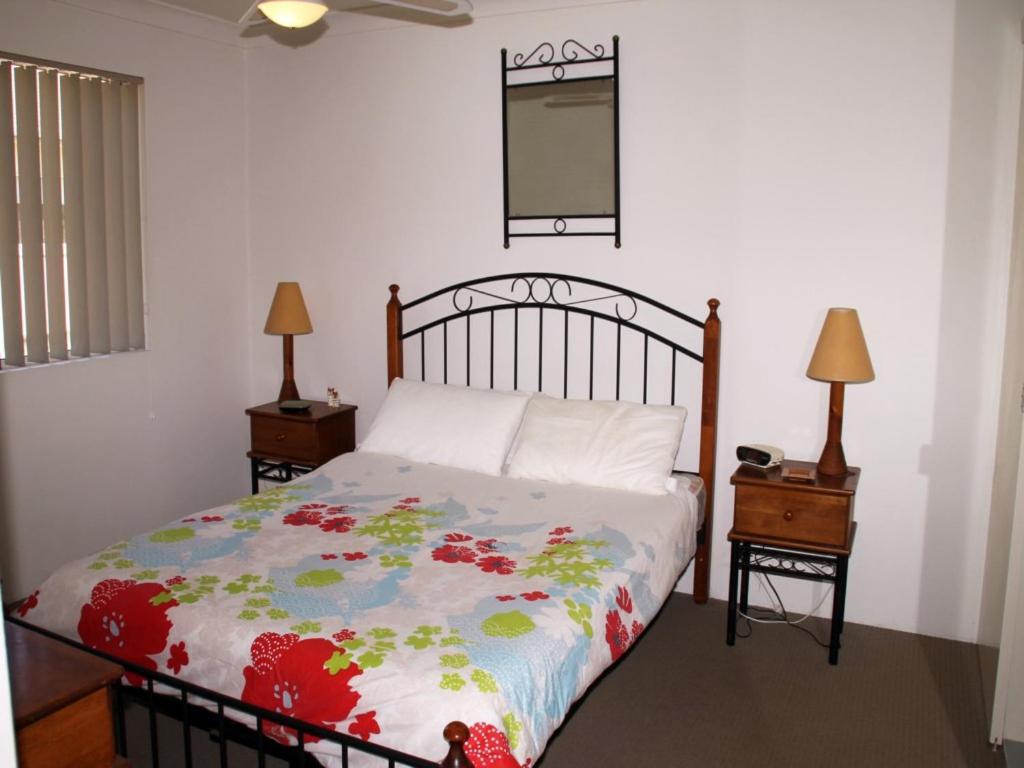 Paradise Grove - Hosted by Burleigh Letting