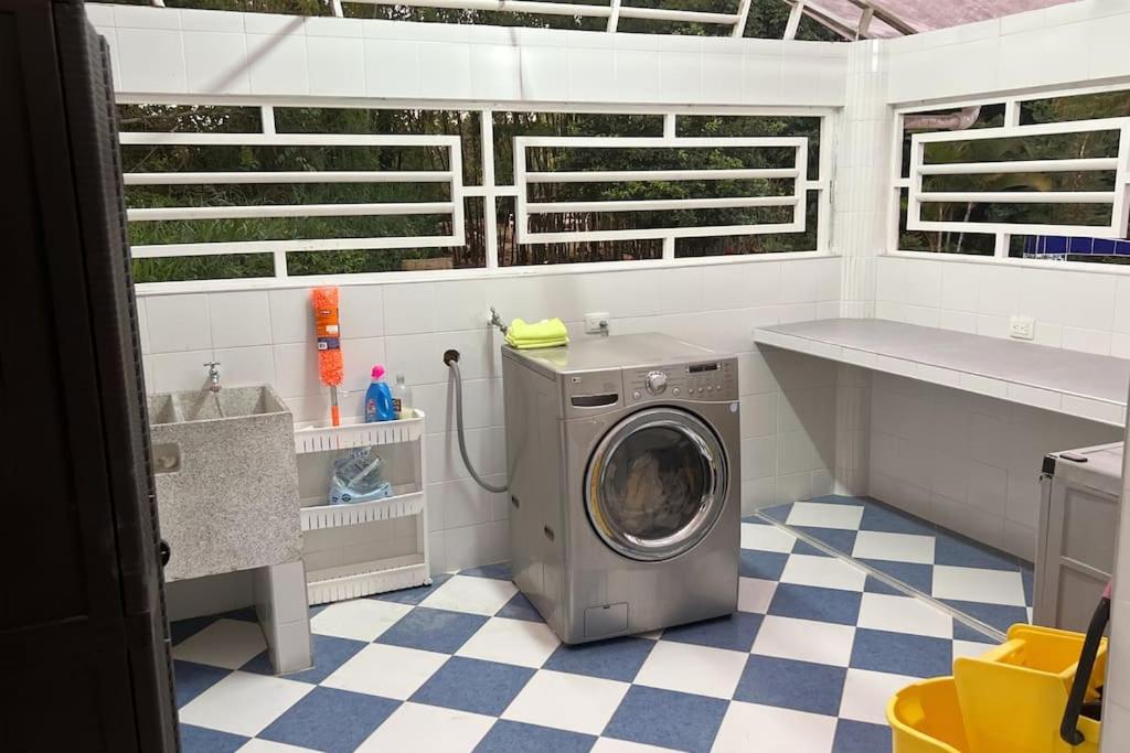Casa campestre con piscina y jacuzzi cerca a Ginebra Valle del Cauca