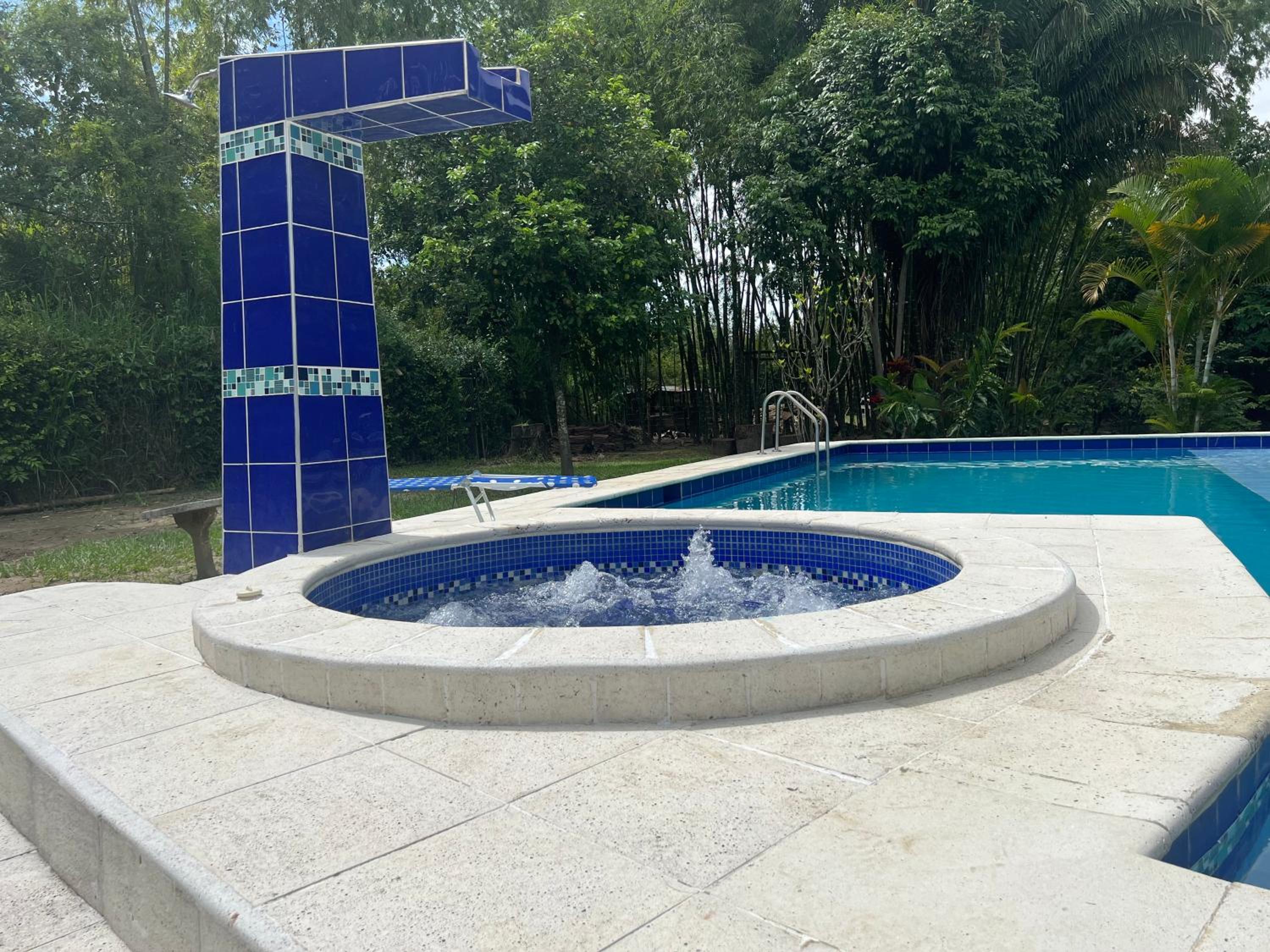 Casa campestre con piscina y jacuzzi cerca a Ginebra Valle del Cauca
