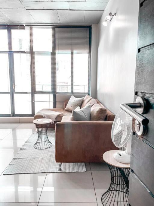 City living near Nelson Mandela bridge & Wits Uni