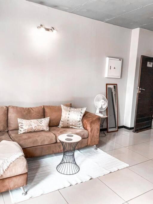 City living near Nelson Mandela bridge & Wits Uni
