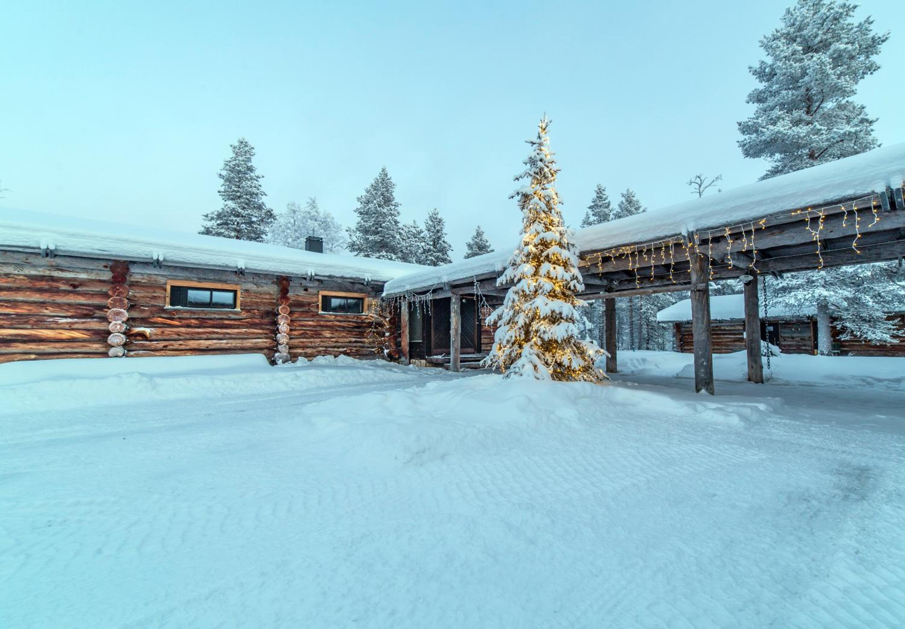 Kuukkeli Log Houses Porakka Inn